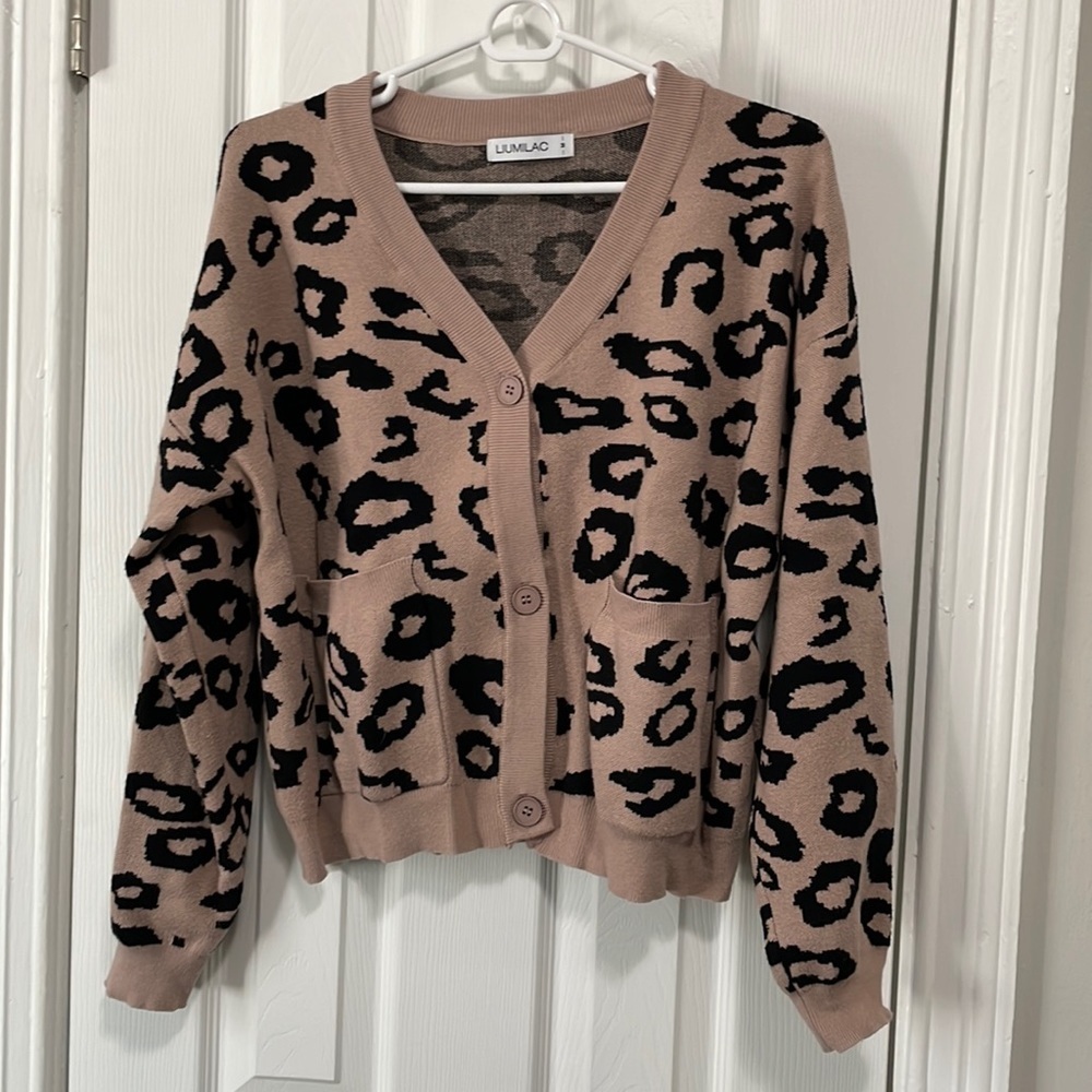 Nwot cheetah print sweater cardigan
